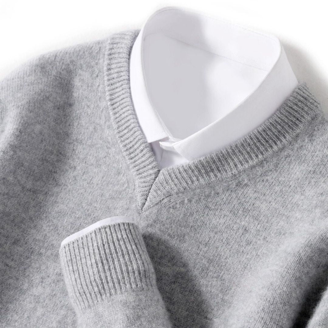 Aleksander | Miękki Dzianinowy Sweter w Serek