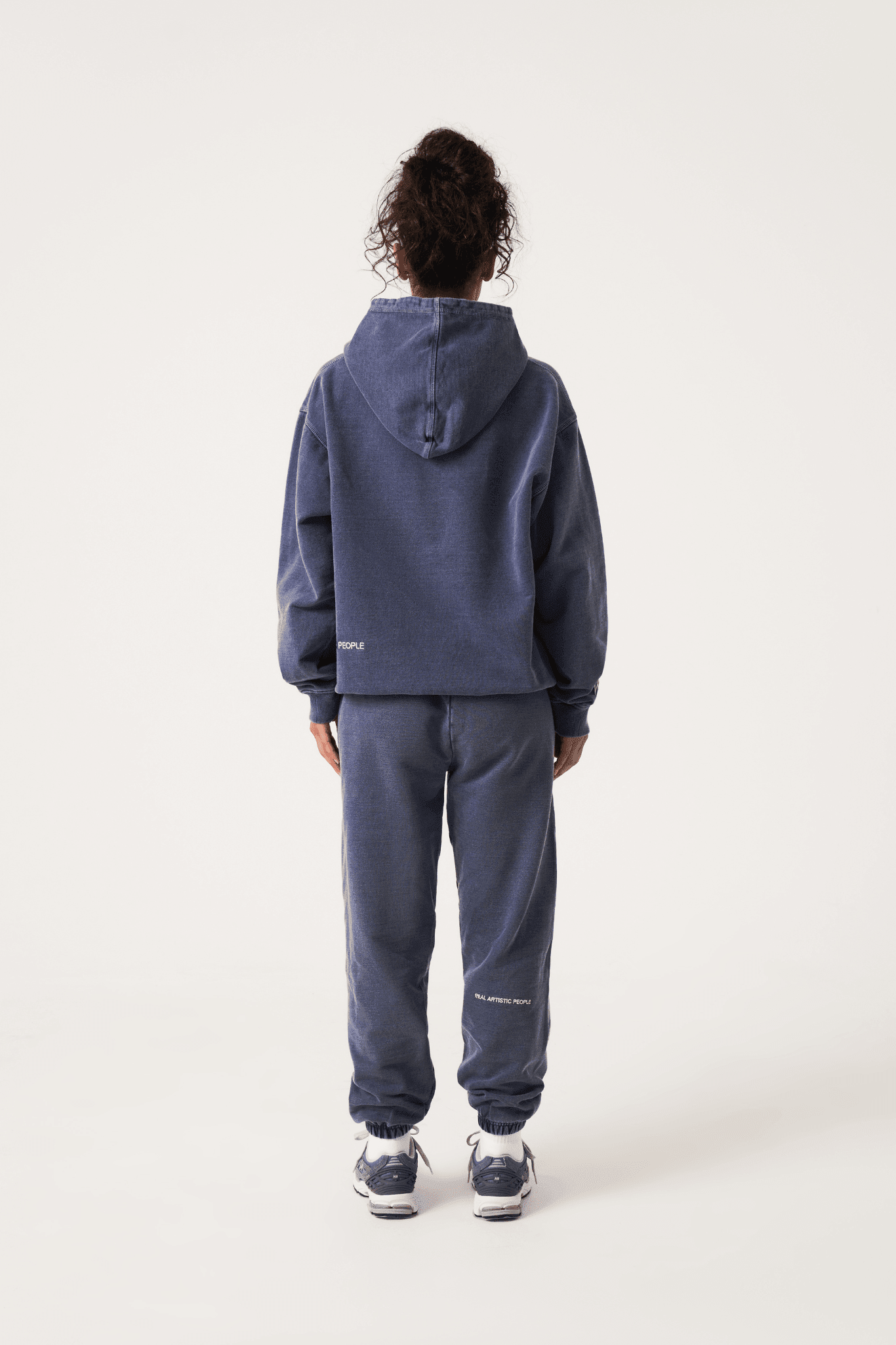 Emmett | Sprana Oversize Bluza z Kapturem i Kryształkami - Pootivo