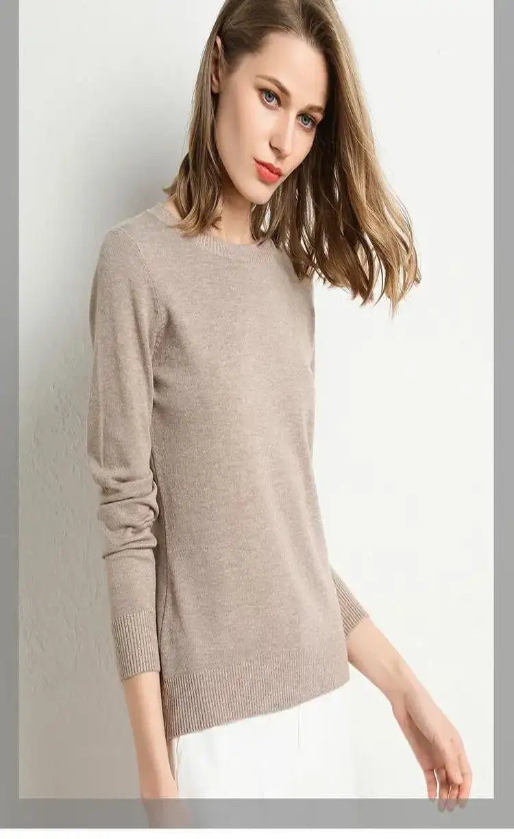 Julia | Miękki gładki sweter z okrągłym dekoltem