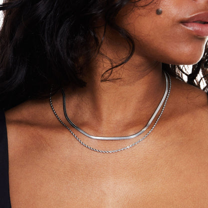 Greer | Srebrzysty Podwójny Naszyjnik Żmijka i Kordel - Pootivo