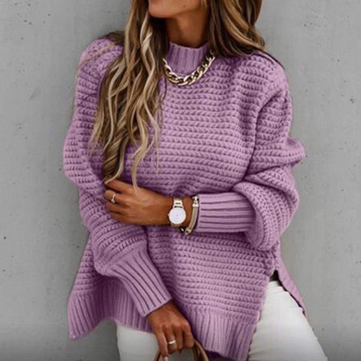 Fioletowy sweter oversize z półgolfem