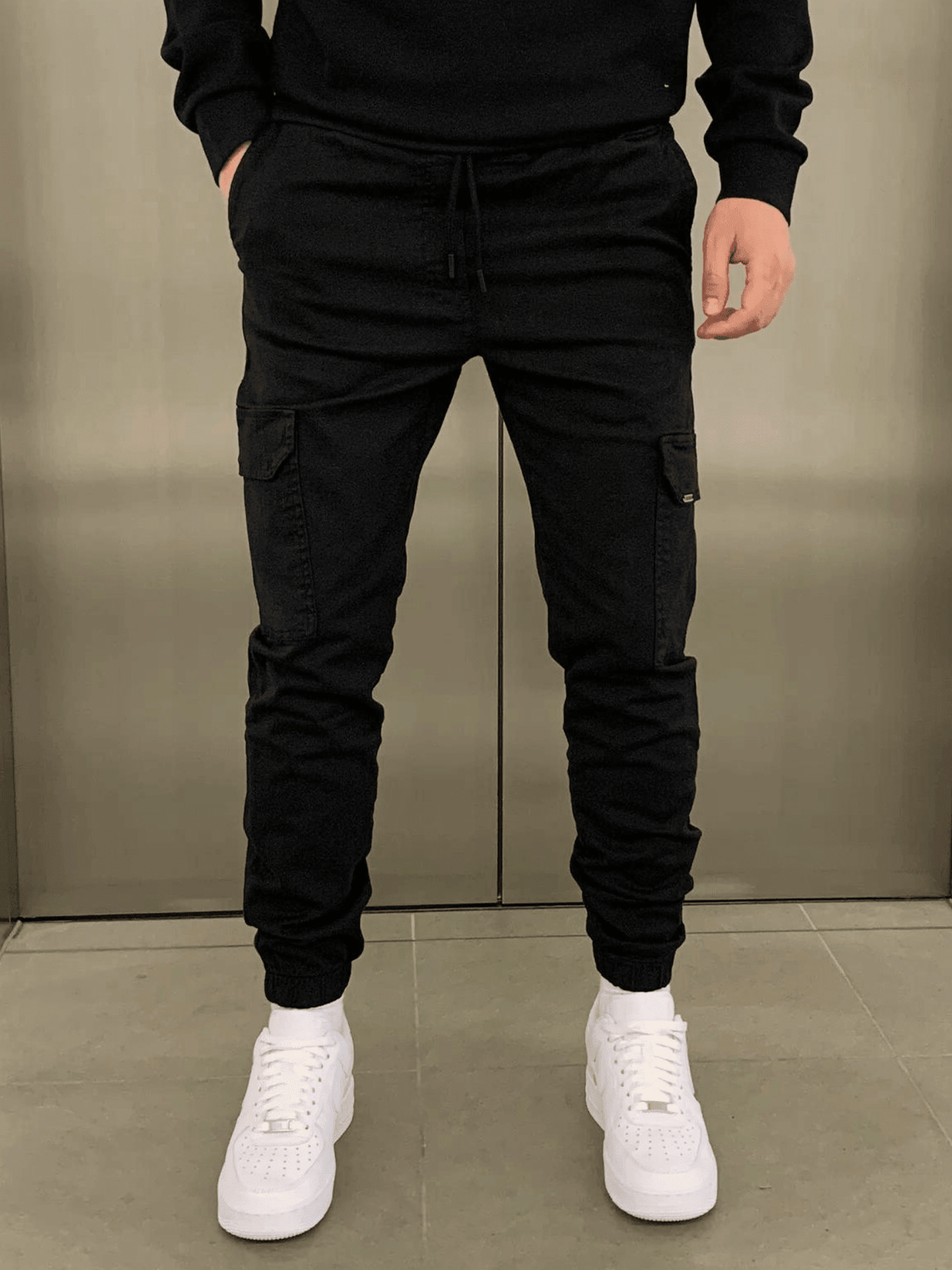 Kamil | Zwężane Męskie Bojówki z Troczkiem - Pootivo