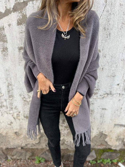 Margot | Puszysty Sweter Narzutka z Frędzlami - Pootivo