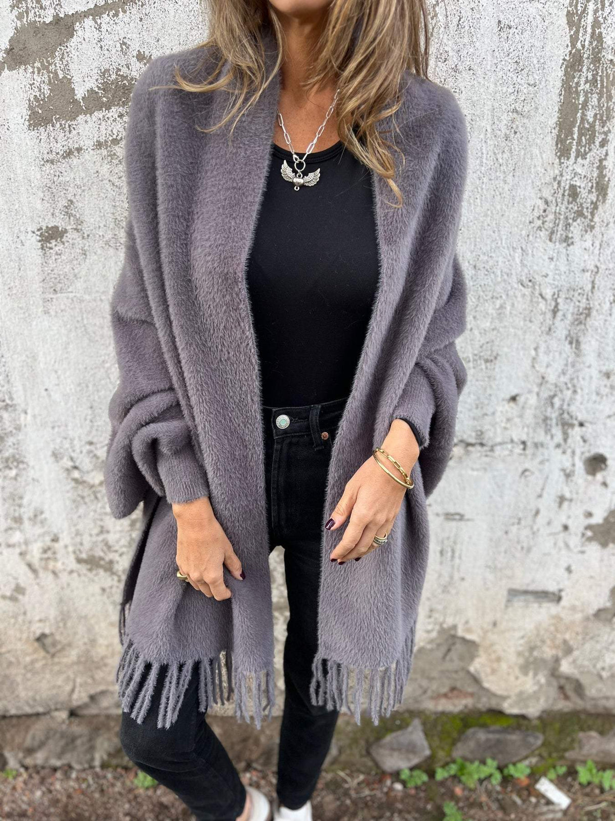 Margot | Puszysty Sweter Narzutka z Frędzlami - Pootivo