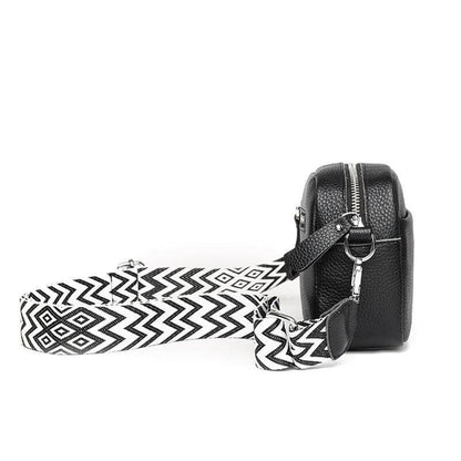 Marlowe | Kompaktowa Czarna Torebka Damska Crossbody z Szerokim Paskiem - Pootivo