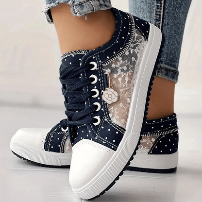 Marlowe | Kwiatowe Ażurowe Sneakersy Damskie - Pootivo