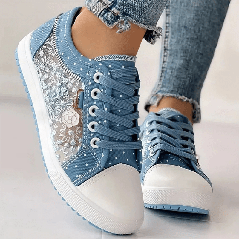 Marlowe | Kwiatowe Ażurowe Sneakersy Damskie - Pootivo