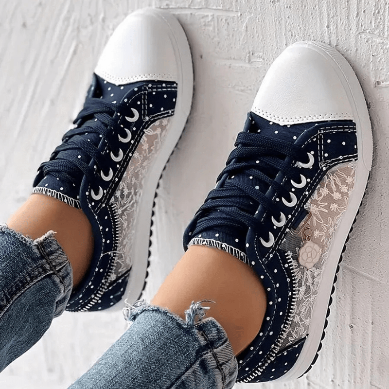 Marlowe | Kwiatowe Ażurowe Sneakersy Damskie - Pootivo