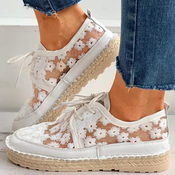 Wren | Ażurowe Espadryle w Stokrotki na Platformie - Pootivo