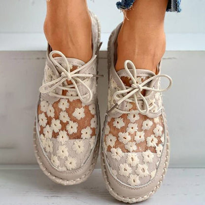Wren | Ażurowe Espadryle w Stokrotki na Platformie - Pootivo